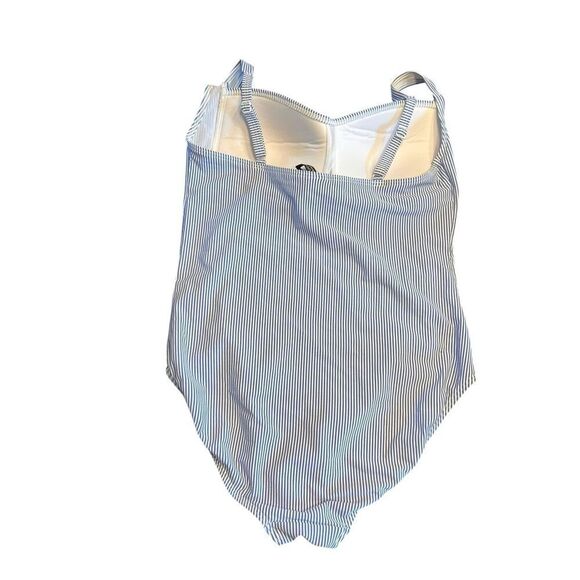 Nip Tuck Swim Women's 12 Swimwear One-Piece Striped Multi-fit Cup nautical - Picture 2 of 5